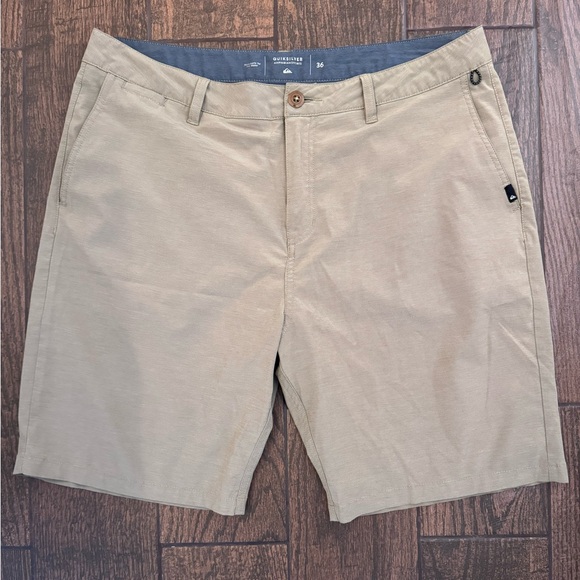 Quiksilver hybrid short - Picture 1 of 2